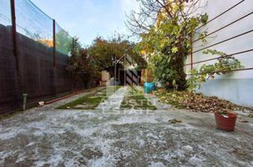 Casa la curte comuna cu intrare de pe 2 strazi anunturi imobiliare Arad