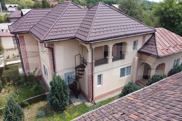 Vilă - 9 camere de vanzare TARGOVISTE - Dambovita anunturi imobiliare Dambovita