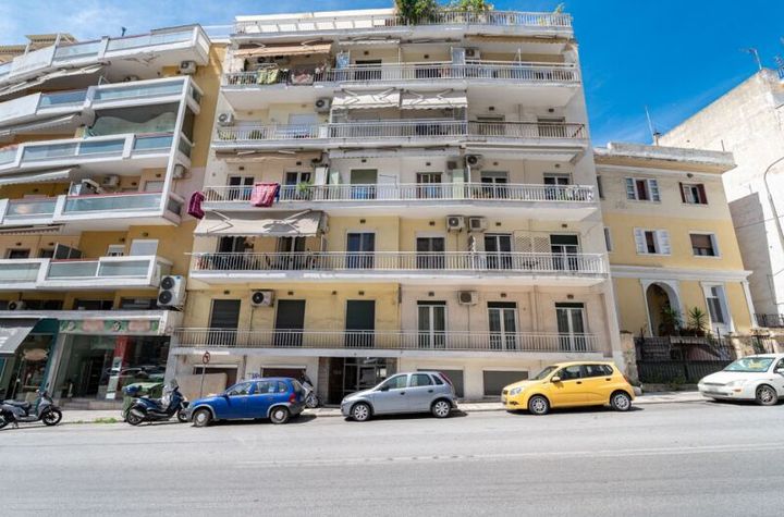 Apartament 2 camere, 66 mp, renovat 2017 anunturi imobiliare Grecia