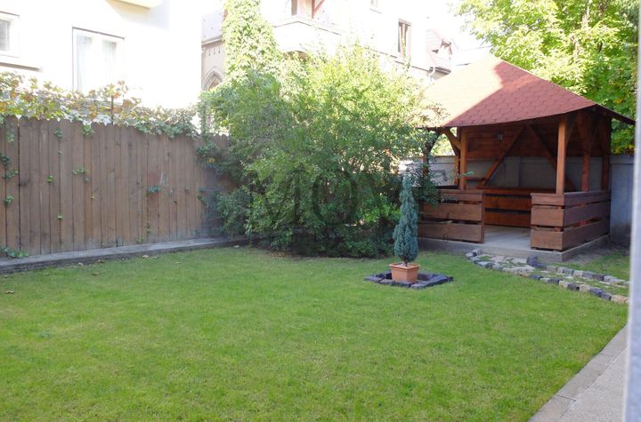Vilă - 10 camere de inchiriat KISELEFF - Bucuresti anunturi imobiliare Bucuresti