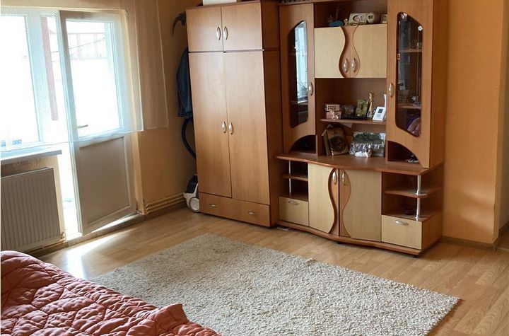 Apartament 2 camere de vanzare VEST - Covasna anunturi imobiliare Covasna