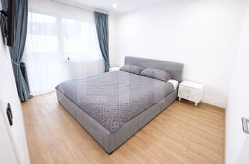 Apartament 3 camere de vanzare FLORESTI - Cluj anunturi imobiliare Cluj