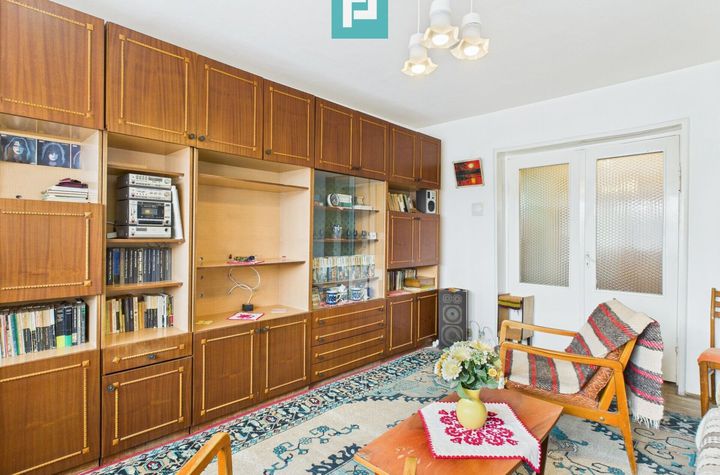 Apartament cu 3 camere decomandat, strada Poetului anunturi imobiliare Arad