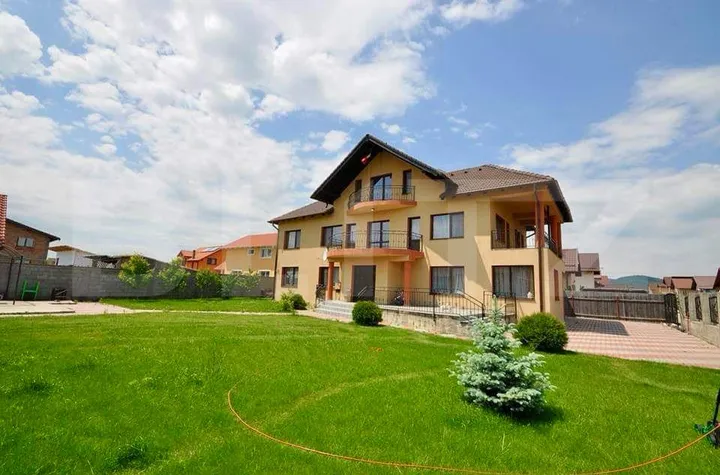 Vilă - 6 camere de inchiriat SANPETRU - Brasov anunturi imobiliare Brasov