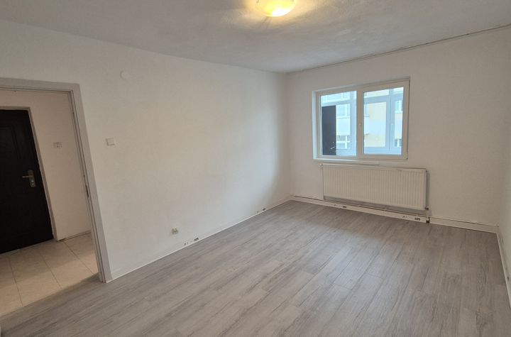 Apartament 2 camere de vanzare BUMBESTI-JIU - Gorj anunturi imobiliare Gorj