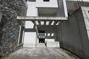 Mezonetă 3 niveluri, 400 mp în Σέρρες anunturi imobiliare Grecia