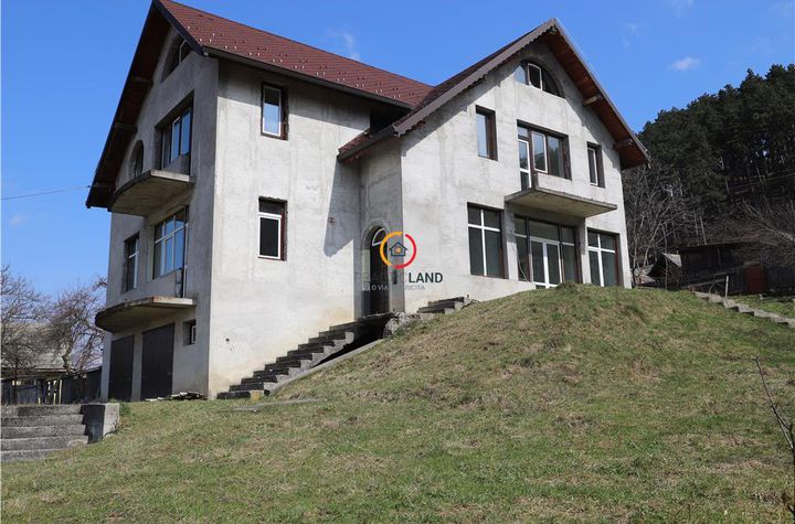 Casă - 8 camere de vanzare SACELE - Brasov anunturi imobiliare Brasov