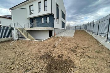 Vilă - 4 camere de vanzare CALEA CISNADIEI - Sibiu anunturi imobiliare Sibiu