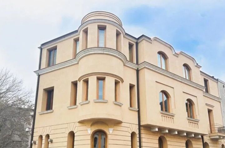 Vila renovata integral | zona Parc Cismigiu | birouri sau locuinta | anunturi imobiliare Bucuresti