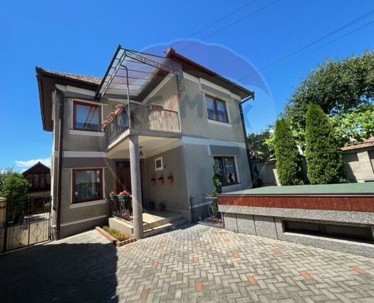 Vilă 6 cam Central, 250 mp, P+1