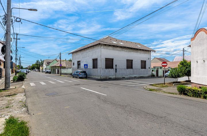 Imobil cu vizibilitate maximă și teren generos în Aradul NOU. anunturi imobiliare Arad