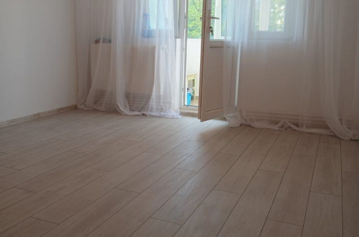 Apartament 3 camere de vanzare ZIMBRU - Iasi anunturi imobiliare Iasi