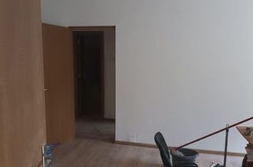 Apartament Piata Trapezului , renovat acum - etaj 2/10  - Auchan 1 Decembrie anunturi imobiliare Bucuresti