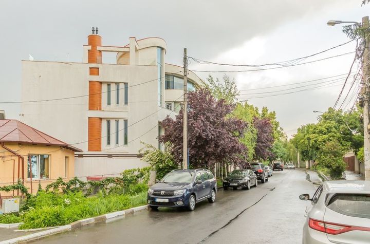 Casă - 6 camere de inchiriat BANEASA - Bucuresti anunturi imobiliare Bucuresti