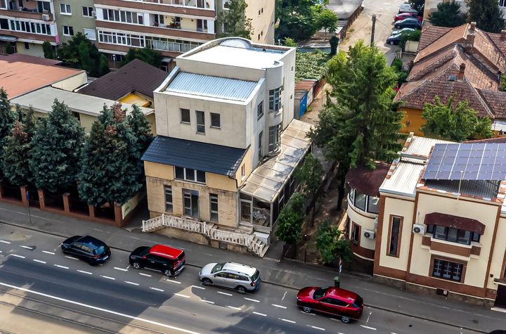 Imobil versatil, ideal pentru investiție, zonă cu trafic intens, Arad anunturi imobiliare Arad