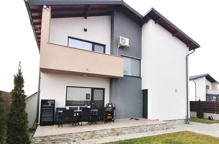 Vilă - 4 camere de vanzare STEFANESTI - Arges anunturi imobiliare Arges