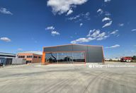 870.000 €, Spațiu industrial