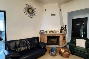 Casă - 4 camere de vanzare RADAUTI - Suceava anunturi imobiliare Suceava