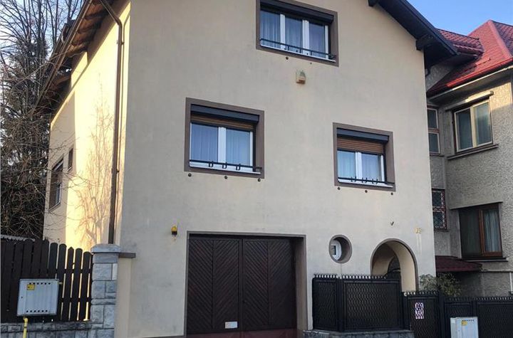 Vilă - 5 camere de inchiriat CENTRAL - Brasov anunturi imobiliare Brasov