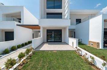 Garsonieră parter 34 mp, 250 m de plajă, Nea Iraklitsa anunturi imobiliare Grecia