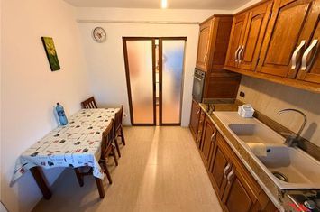 Apartament 3 camere de vanzare GARA - Vrancea anunturi imobiliare Vrancea
