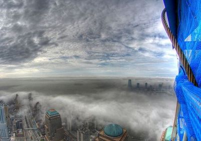 Americanii s-au regrupat: Vedeţi aici imagini de la etajul 90 al primului turn WTC