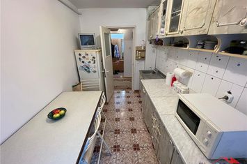 Apartament 3 camere de vanzare CENTRAL - Vrancea anunturi imobiliare Vrancea