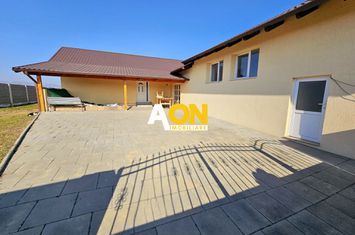 Casa cu 4 dormitoare, 821 mp teren anunturi imobiliare Alba