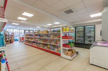 Spatiu comercial de vanzare cartier Tractorul (zona noua) anunturi imobiliare Brasov