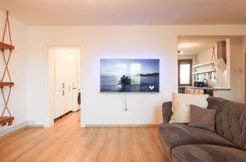 Apartament ultracentral cu vedere spre parc – liniște și confort anunturi imobiliare Arad