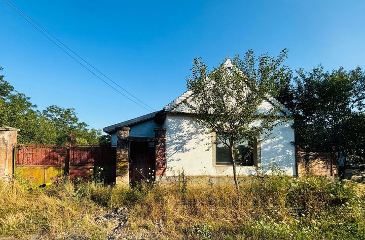 Casă renovată și teren, 1.000 mp, Ciulești. 15.000 E. Comision 0 anunturi imobiliare Bihor