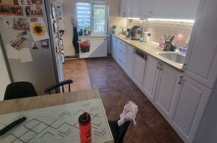 Apartament 4 camere de vanzare BRAZDA LUI NOVAC - Dolj anunturi imobiliare Dolj