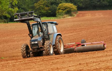 Investiţiile în agricultură: profit şi stabilitate, în timp record