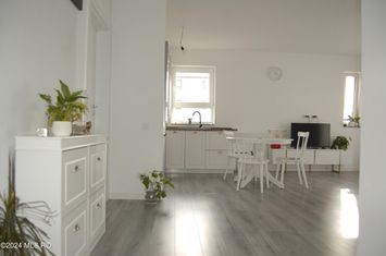 Descopera eleganta la inaltime in Inima Complexului Maurer! anunturi imobiliare Constanta