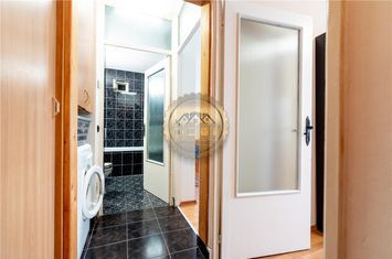 Apartament 3 camere de vanzare CENTRAL - Bihor anunturi imobiliare Bihor