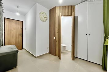 Spațiu comercial de inchiriat ASTRA - Brasov anunturi imobiliare Brasov