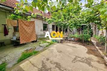 Casa veche, 5 camere, 287 mp teren, zona Prefectura. Necesita renovare anunturi imobiliare Alba