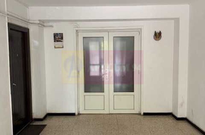 vanzare apartament 4 camere Titan, metrou M1 si M3 anunturi imobiliare Bucuresti