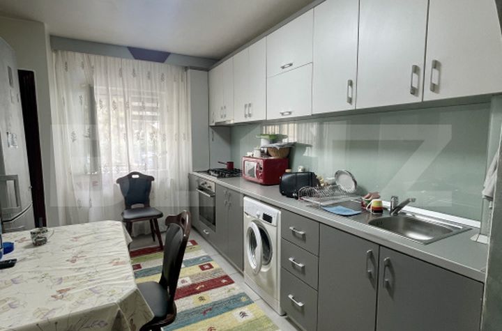 Apartament 3 camere de vanzare SUCEAVA - Suceava anunturi imobiliare Suceava