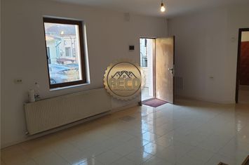 Apartament 3 camere de vanzare CENTRAL - Bihor anunturi imobiliare Bihor