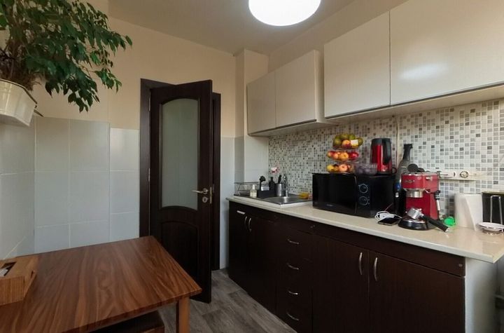 Iancului vanzare apartament 3 camere anunturi imobiliare Bucuresti