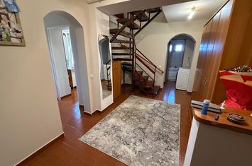 Apartament 4 camere de vanzare SARARI - Dolj anunturi imobiliare Dolj