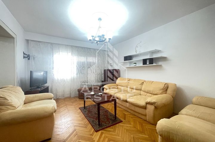 Apartament 4 camere, zona Centrala - Piata Mica, Lac anunturi imobiliare Arad