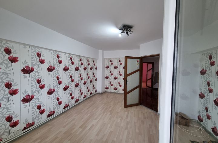 Apartament 2 camere de vanzare ULTRACENTRAL - Bacau anunturi imobiliare Bacau