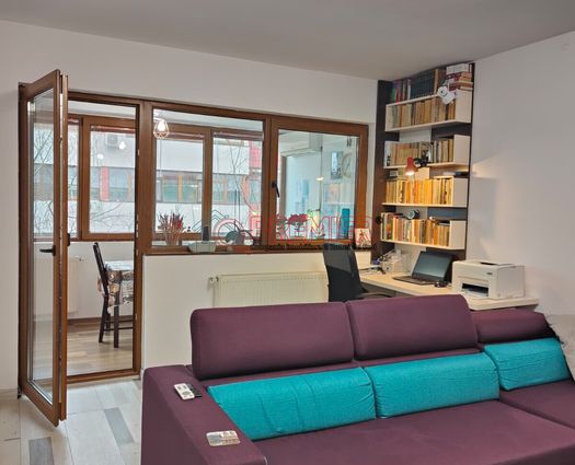 Apartament 3 camere Oltenitei - intrare, 88 mp