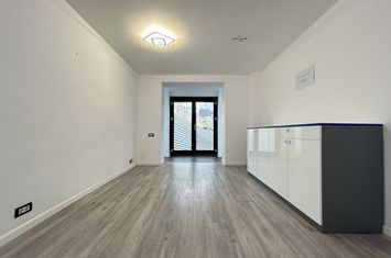 Spațiu pretabil sediu firmă sau activitate comercială - Tomis II anunturi imobiliare Constanta