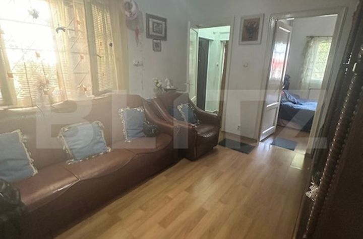 Apartament 3 camere de vanzare 1 MAI - Bucuresti anunturi imobiliare Bucuresti