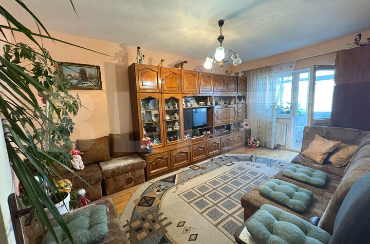 Apartament 3 camere de vanzare VASILE AARON - Sibiu anunturi imobiliare Sibiu