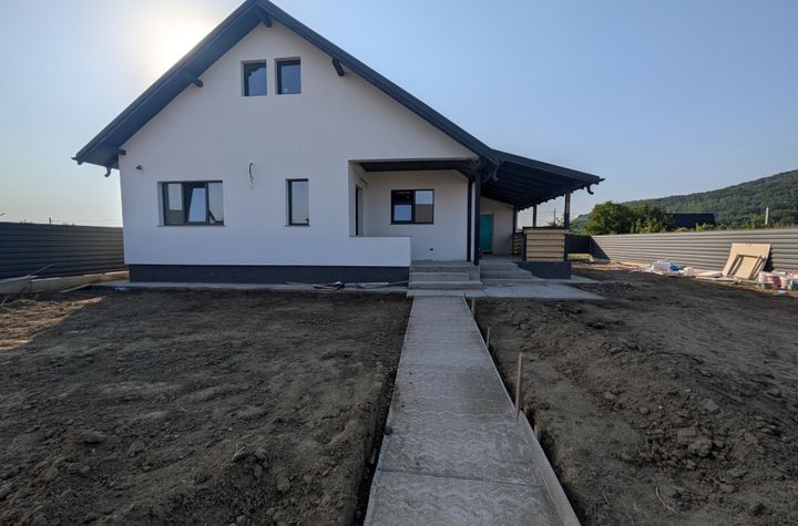 Casă - 3 camere de vanzare BACAU - Bacau anunturi imobiliare Bacau