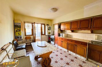 Apartament 4 camere de vanzare CENTRAL - Covasna anunturi imobiliare Covasna